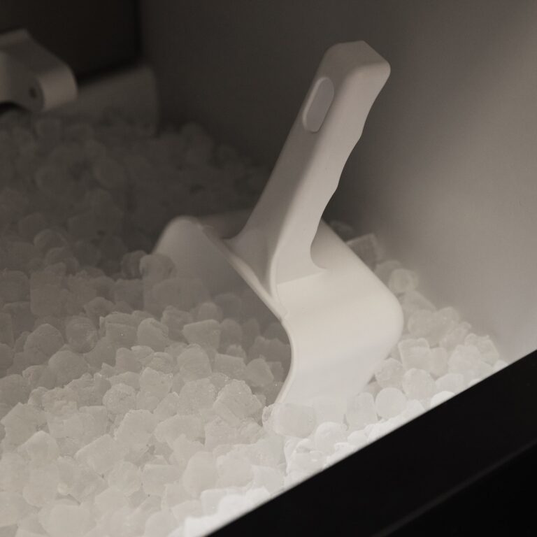 15″ 55 Lb. Outdoor Rated Nugget Ice Maker