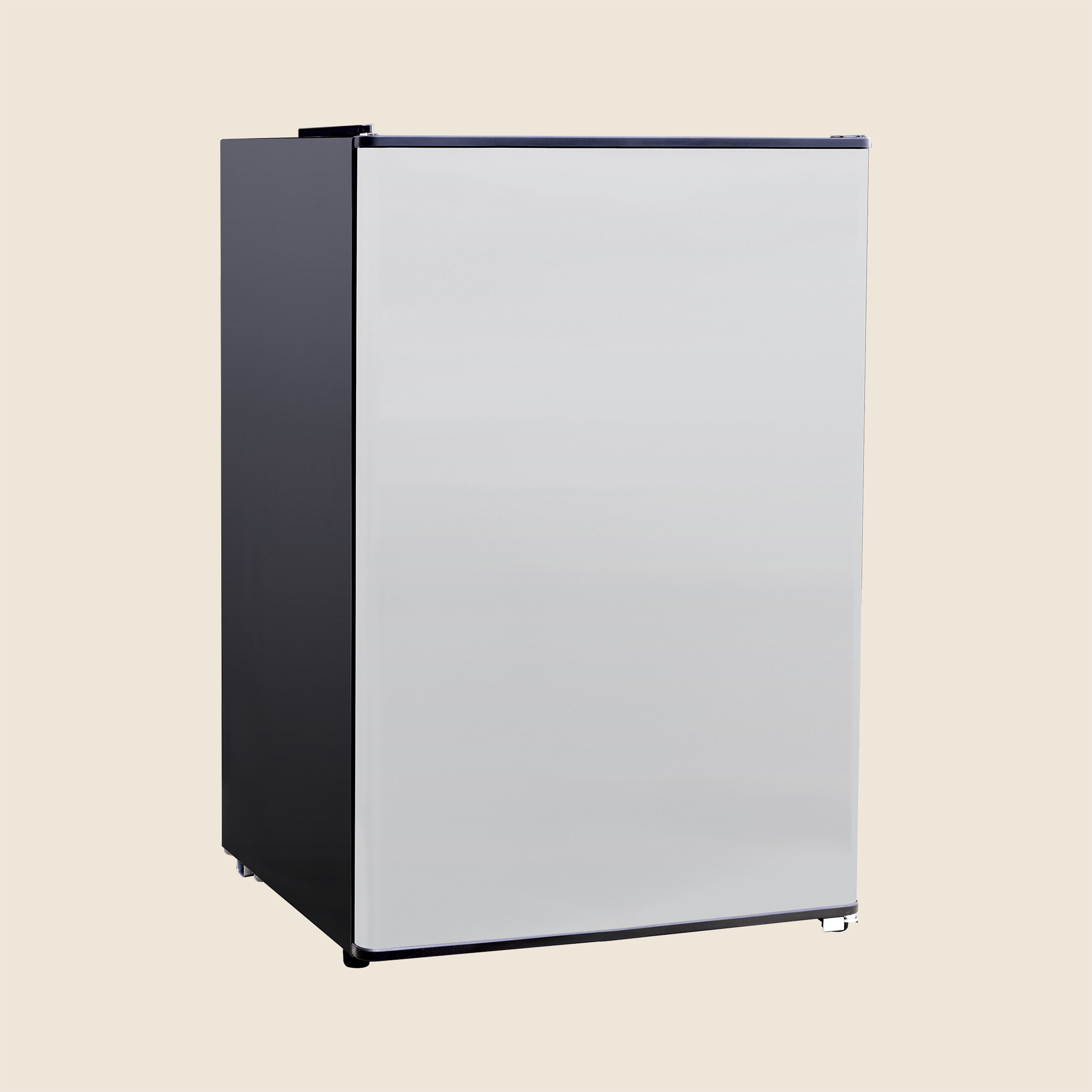 22″ 4.1 Cu. Outdoor Approved Compact Refrigerator / Right Opening